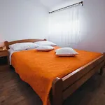 With A Parking Space - 15734 Daire Vodice