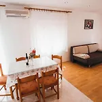 With A Parking Space - 15734 Apartmán Vodice