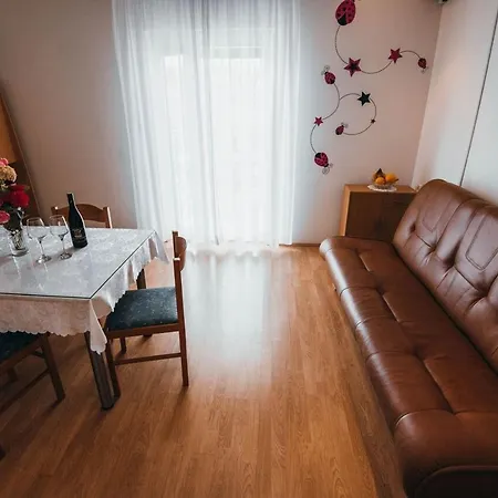 With A Parking Space - 15734