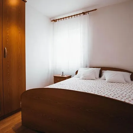 With A Parking Space - 15734