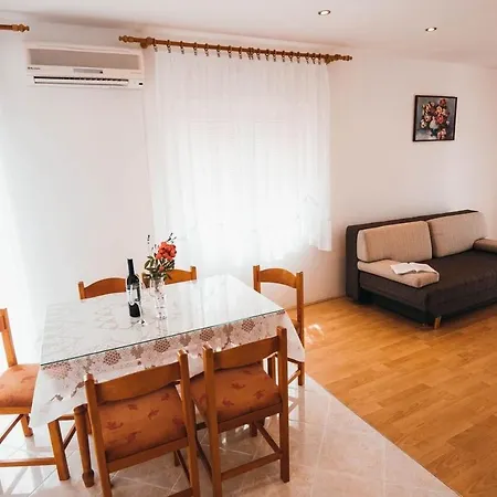 With A Parking Space - 15734 Apartmán Vodice