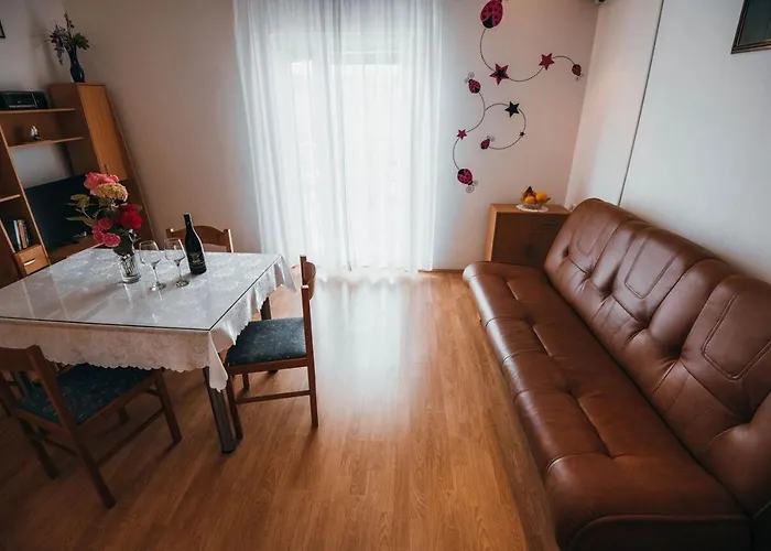 With A Parking Space - 15734